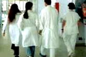 Precari Asl dell'Aquila: sì al rinnovo dei contratti
